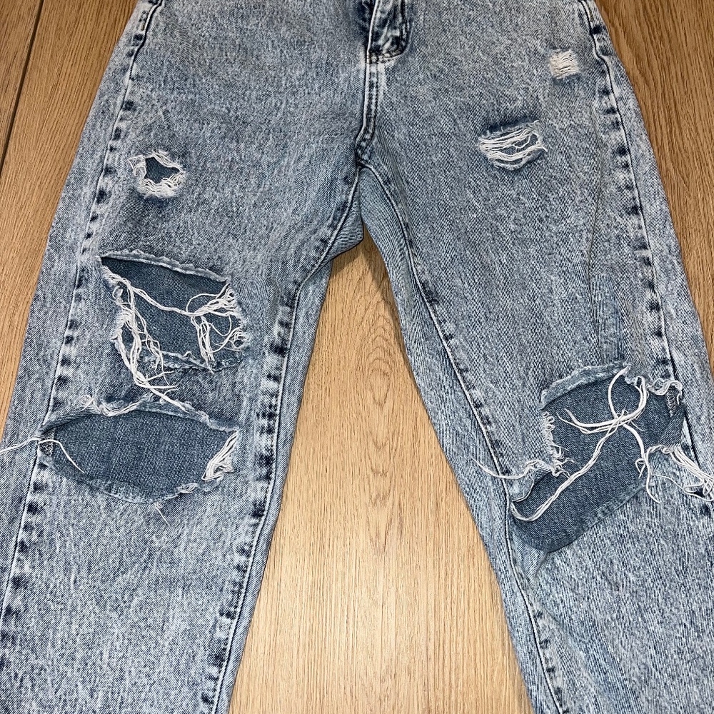 SHEIN - Women's High-Waisted Distressed Acid Washed Jeans - Picture 2 of 4
